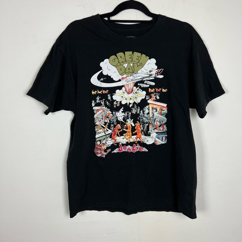 Green Day band tee. Size L